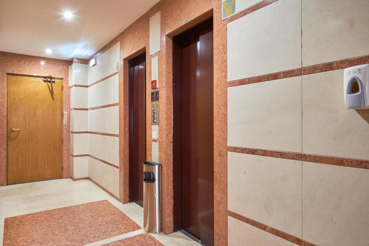 Modern Apartment With Swiming Pool & Garage - Lissabon Buitenkant foto