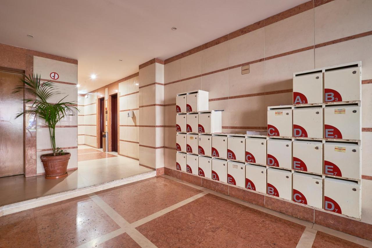 Modern Apartment With Swiming Pool & Garage - Lissabon Buitenkant foto