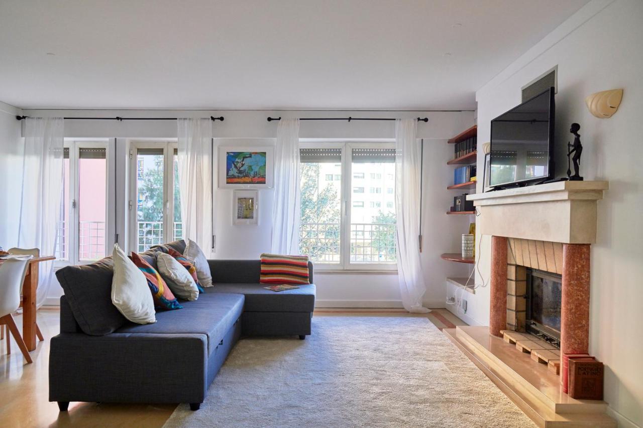 Modern Apartment With Swiming Pool & Garage - Lissabon Buitenkant foto